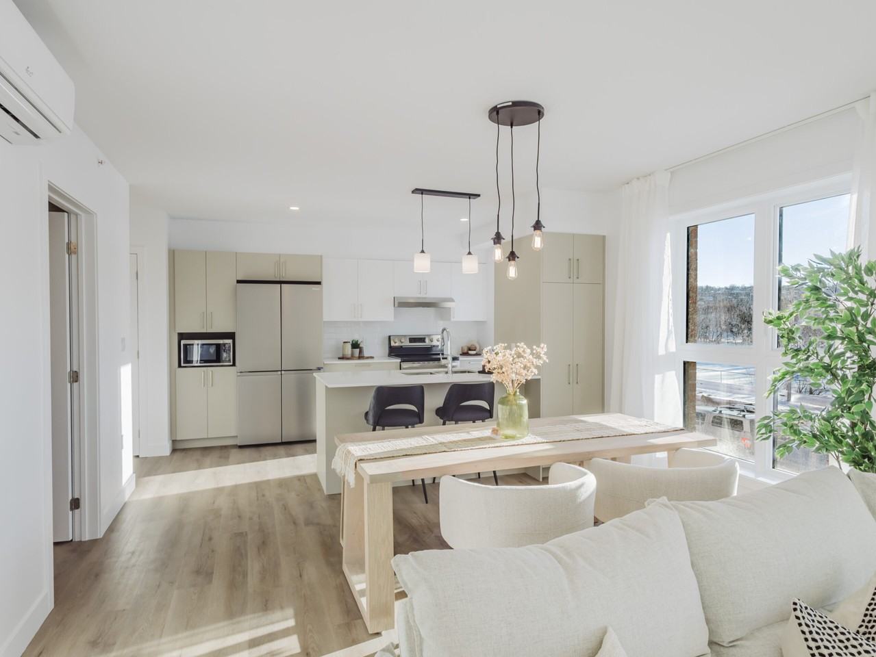 333 Rue Bowen Sud #101 - Photo 5 of 18