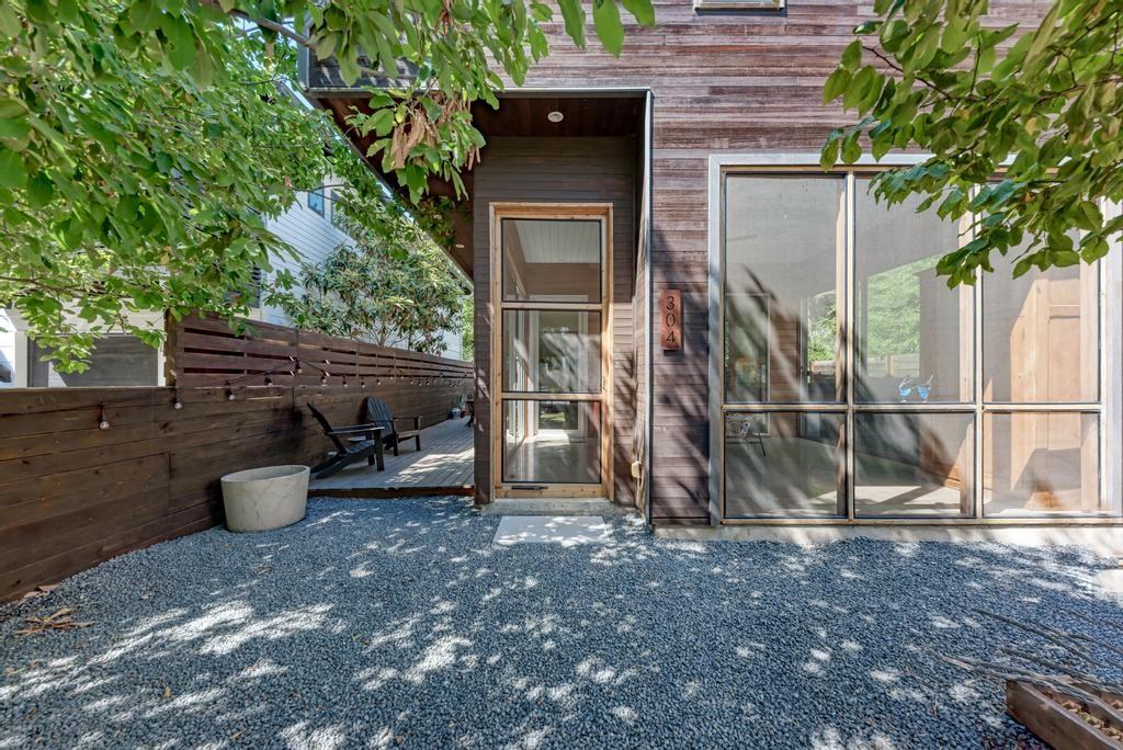 304 W Milton St #1 - Photo 2 of 39