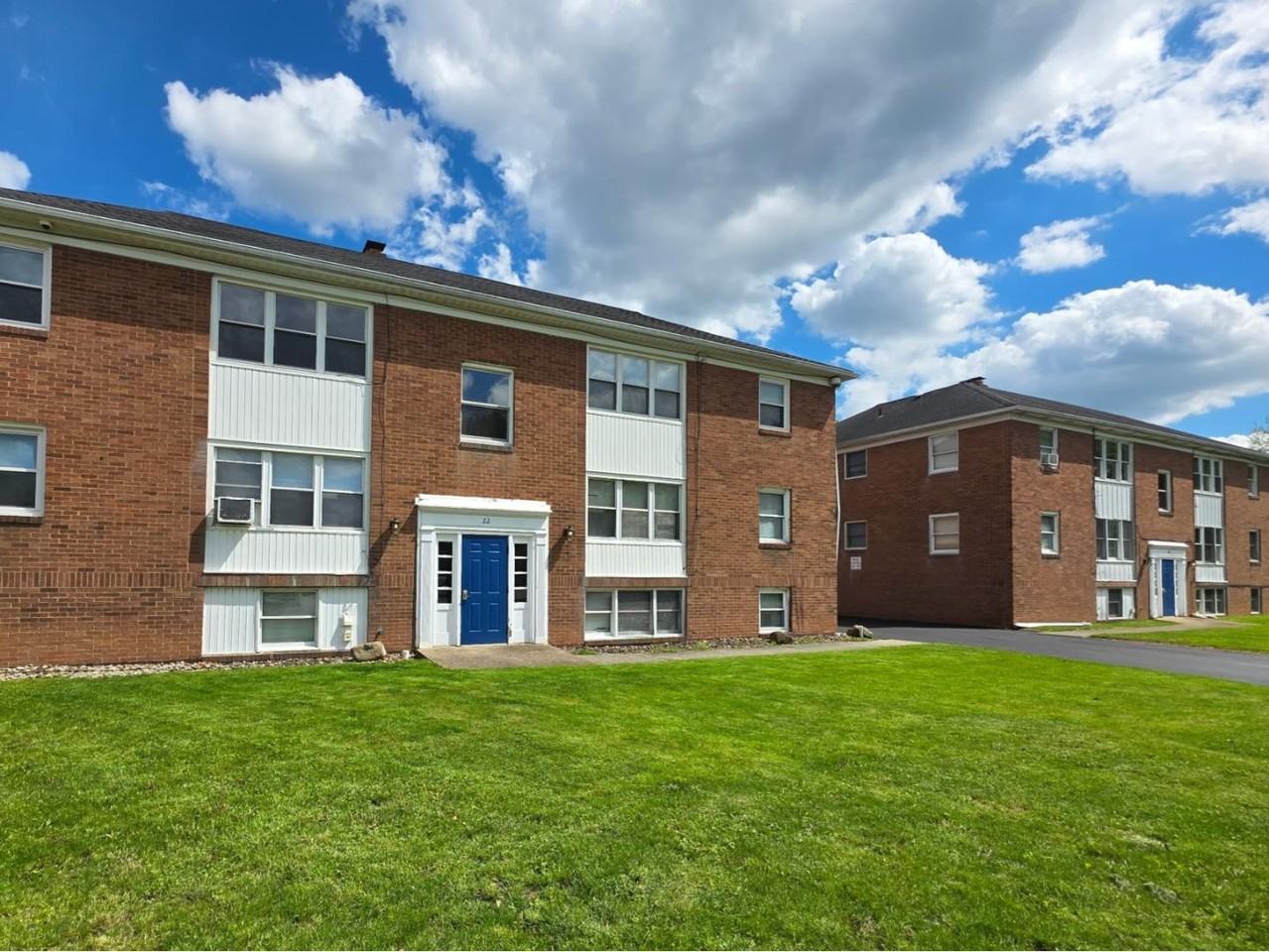 30 S Pershing Ave - Photo 2 of 3