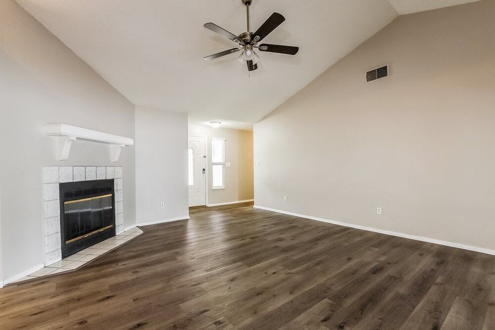 1029 Beckstrom Dr - Photo 4 of 16