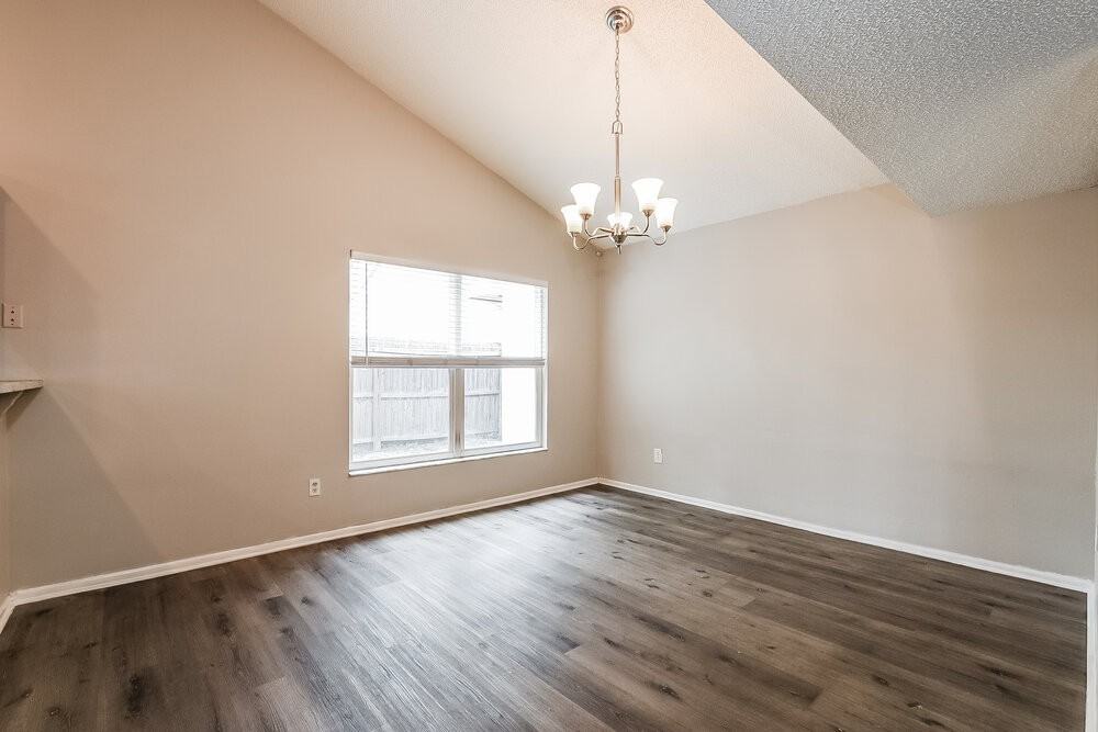 1029 Beckstrom Dr - Photo 5 of 16