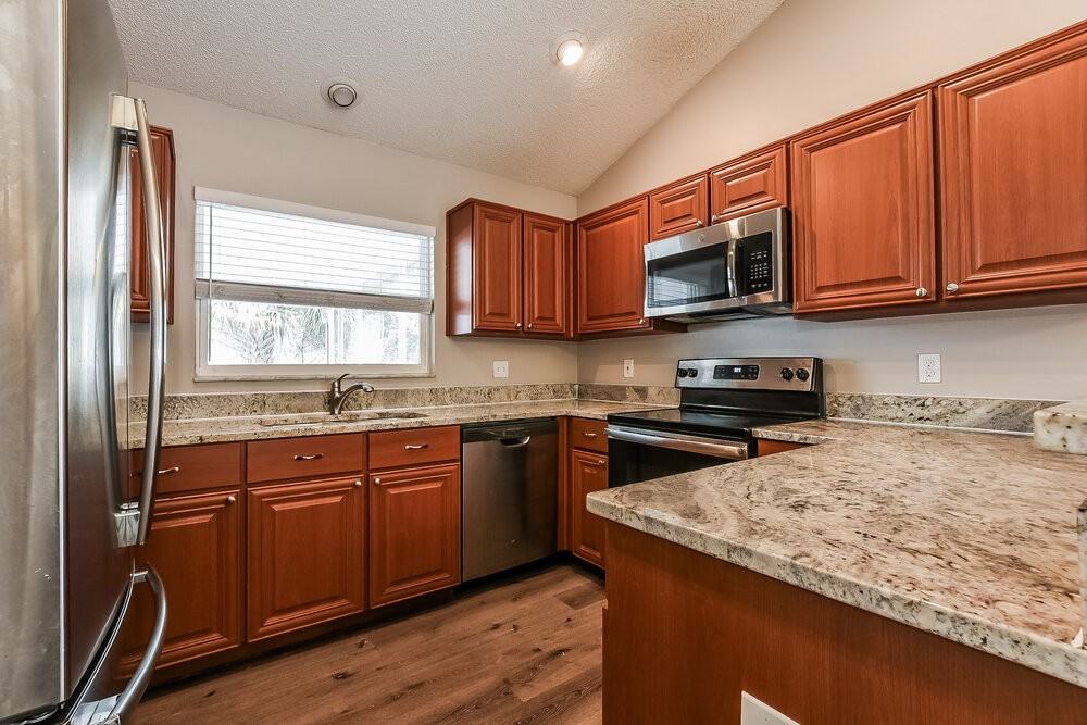 1029 Beckstrom Dr - Photo 7 of 16