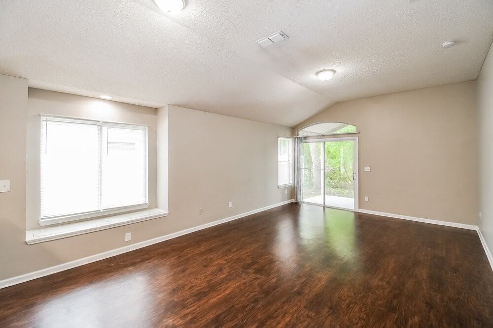 2980 Bessent Rd - Photo 3 of 16