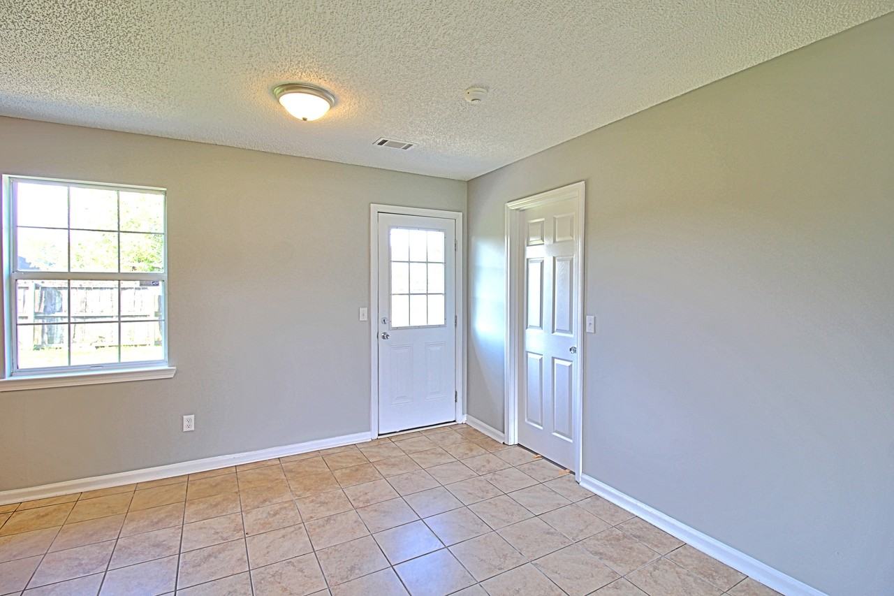 850 Lyndsi Ln #1 - Photo 6 of 32
