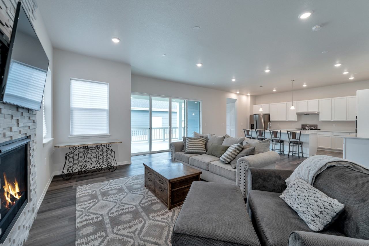 307 1st Ave #1 - Photo 4 of 25