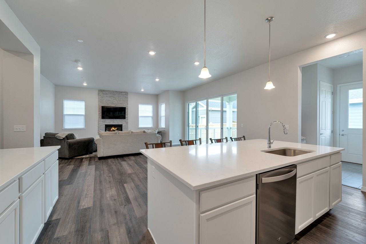 307 1st Ave #1 - Photo 7 of 25