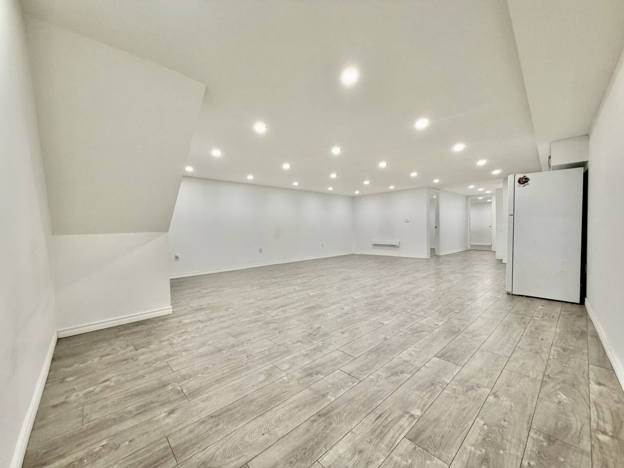 2768 Dundas Street West - Photo 5 of 14