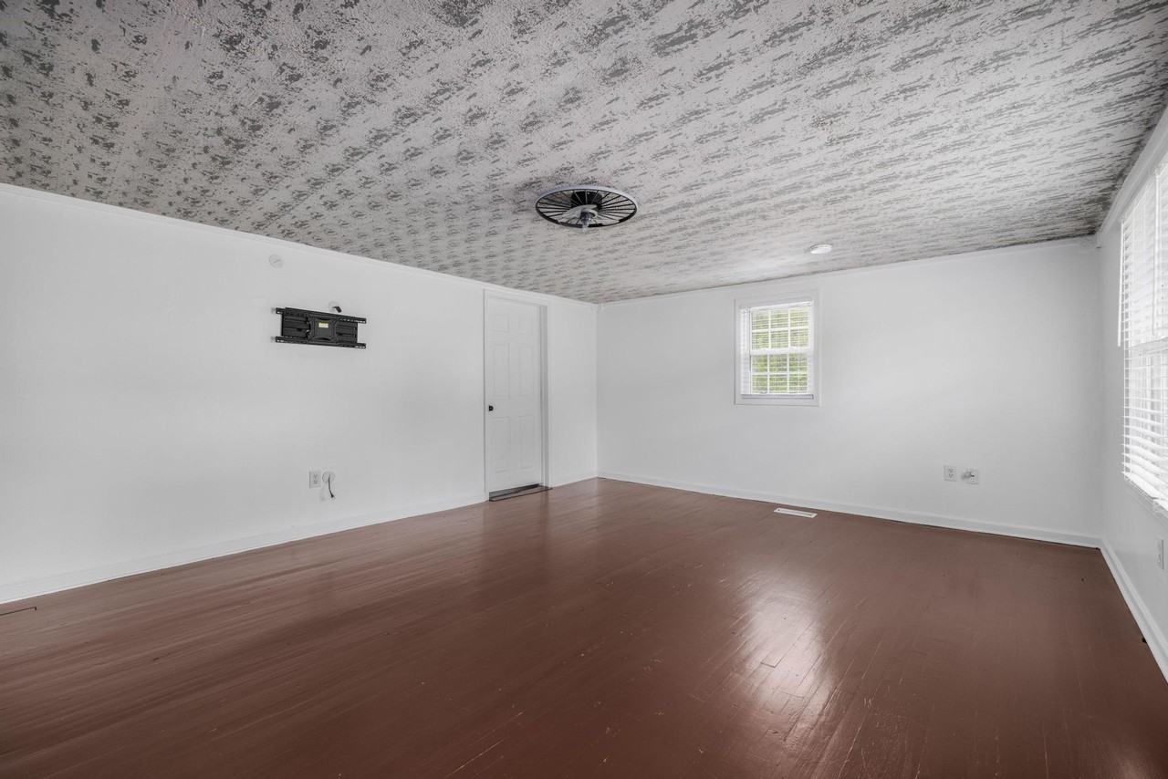 207 Morelock Dr #1 - Photo 2 of 10