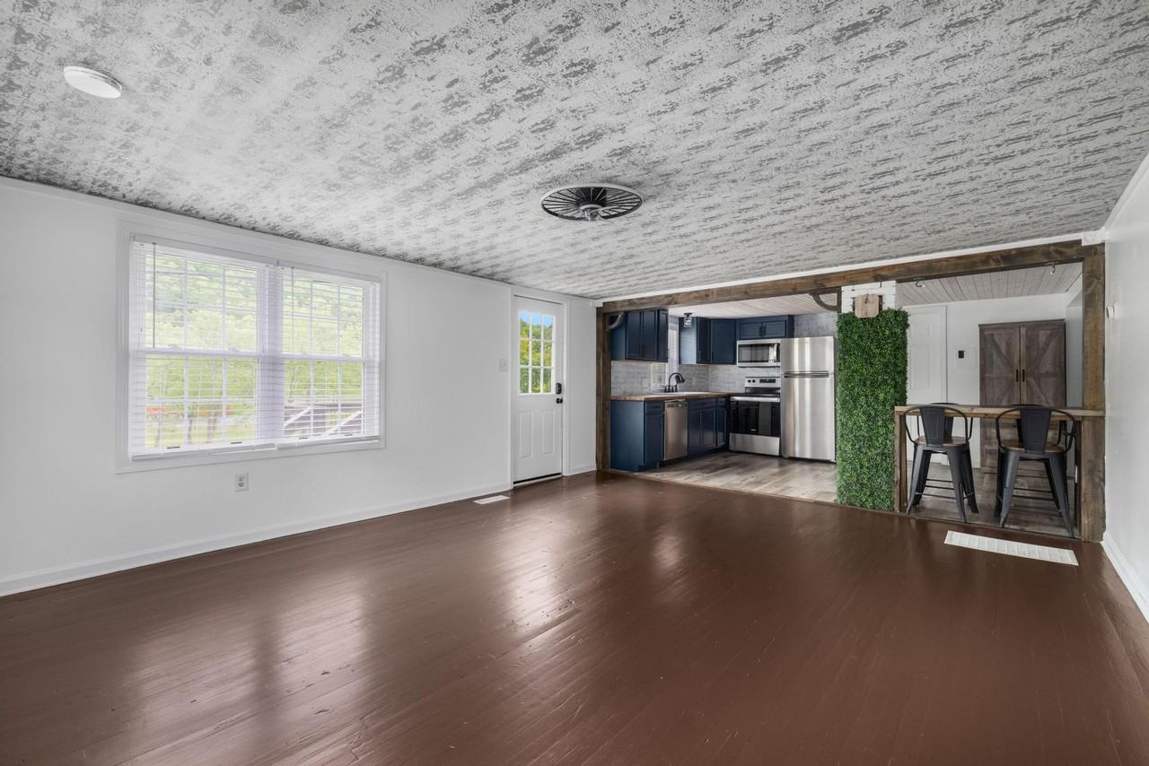 207 Morelock Dr #1 - Photo 3 of 10