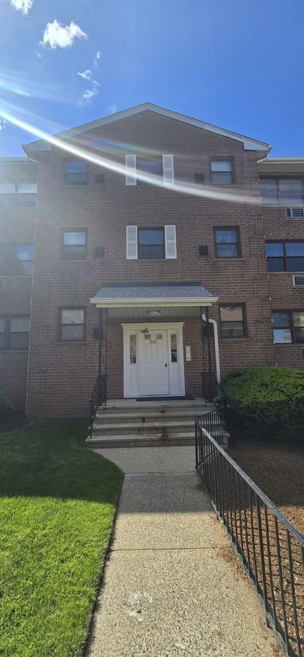 220 Prospect Ave Apt 1b #1B