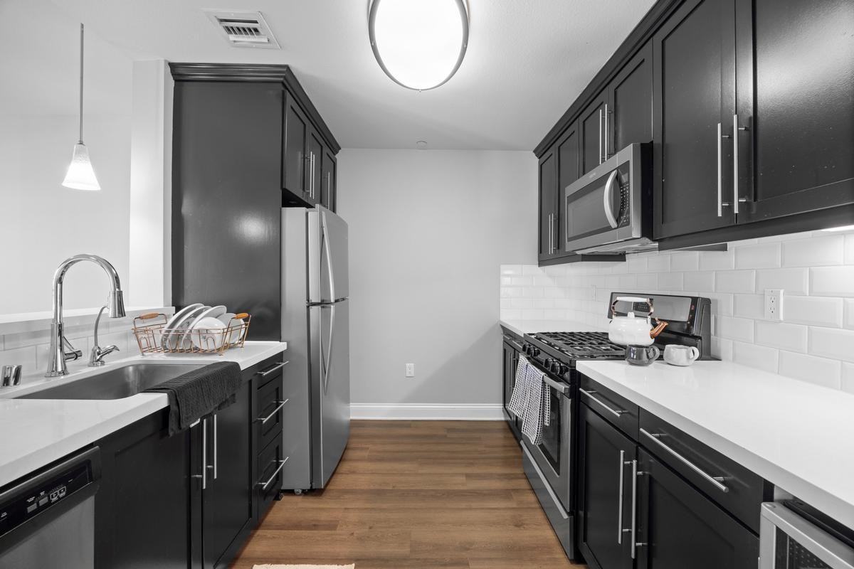 6138 Franklin Ave - Photo 6 of 8