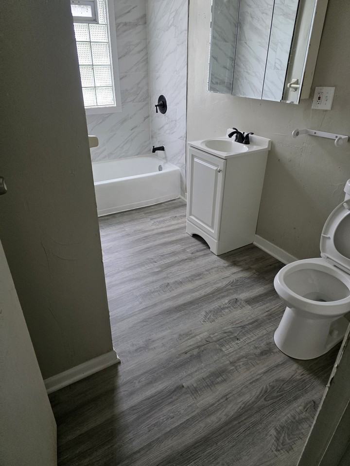 2308 W Clarke St #1 - Photo 2 of 11