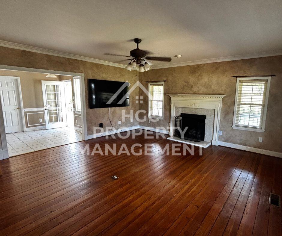 160 Percy Ln - Photo 6 of 17
