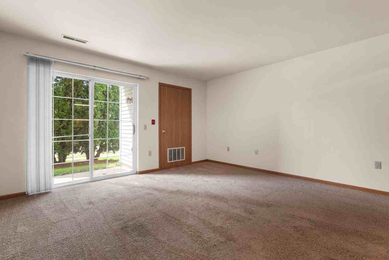 3225 Stonecreek Dr #4 - Photo 4 of 32
