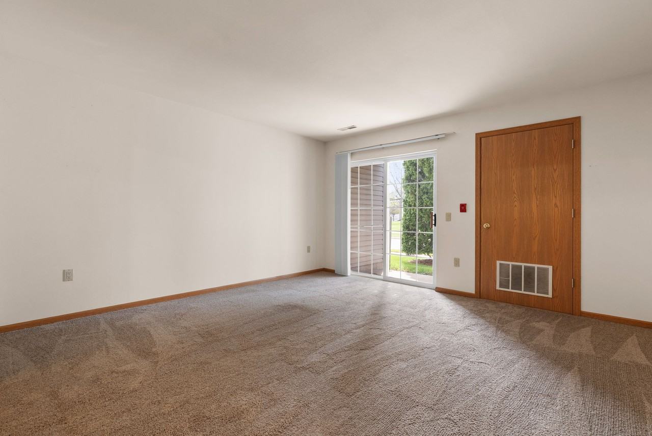 3225 Stonecreek Dr #4 - Photo 5 of 32