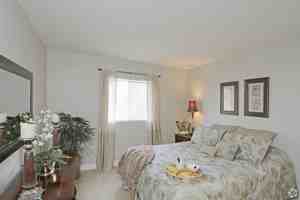 featured image of 715 N Broadway
