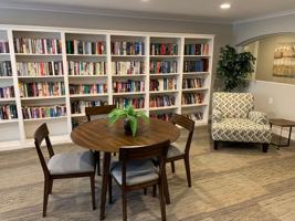 featured image of 715 N Broadway