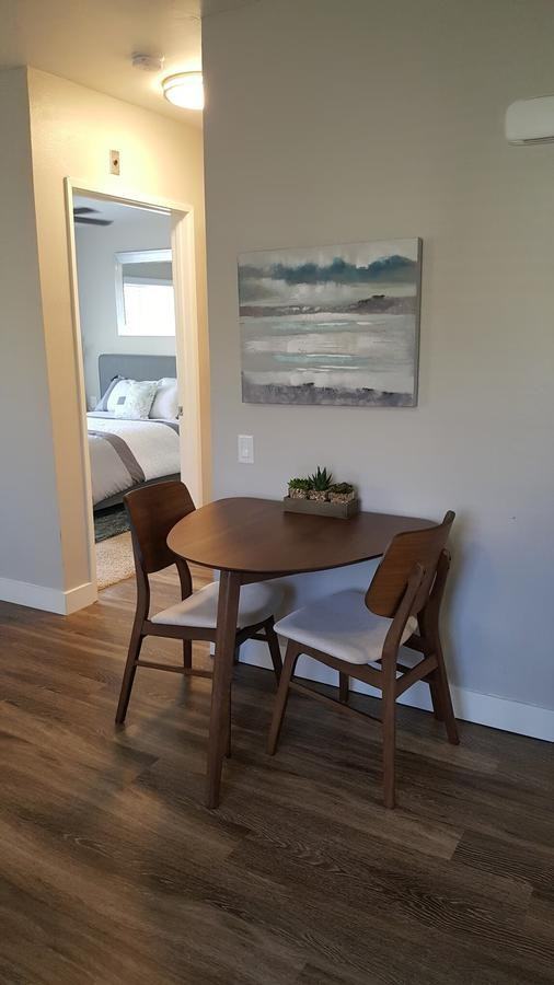 715 N Broadway - Photo 7 of 32