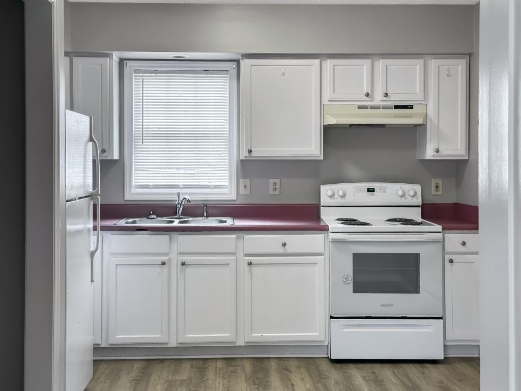 1121 Jackson St - Photo 4 of 11
