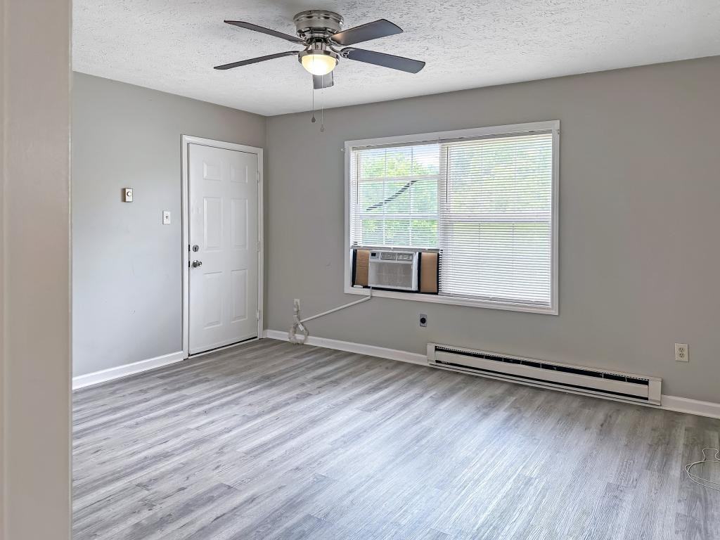 1121 Jackson St - Photo 6 of 11
