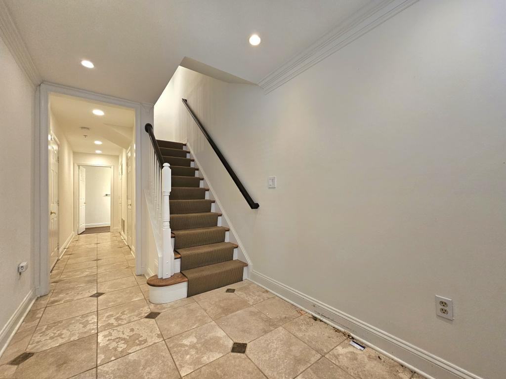315 Hearthstone Mews - Photo 3 of 41