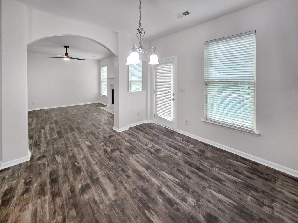 1437 Balvaird Dr - Photo 3 of 15