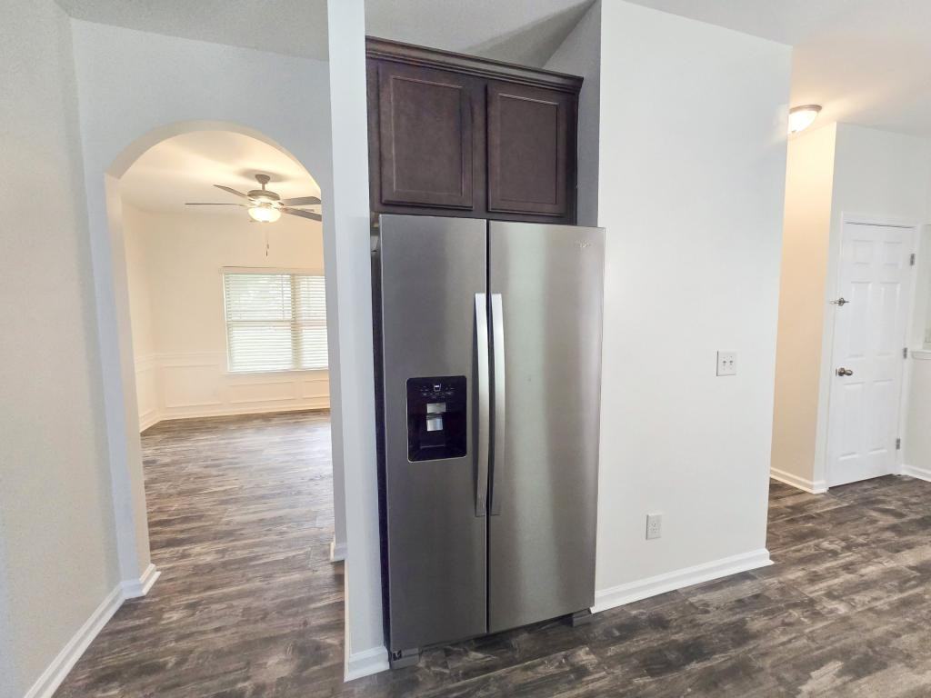 1437 Balvaird Dr - Photo 6 of 15