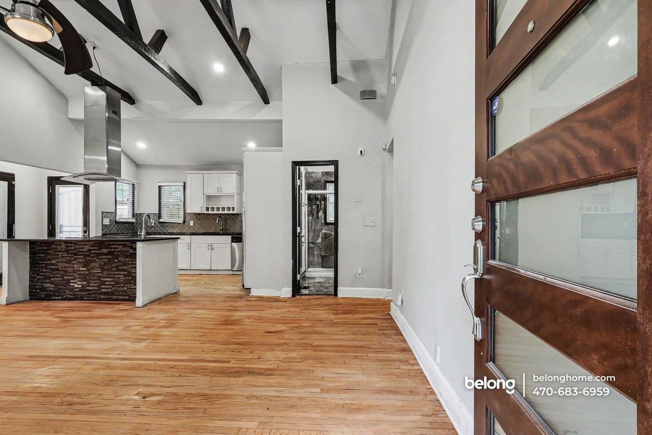 1790 Brewer Blvd Sw - Photo 4 of 20