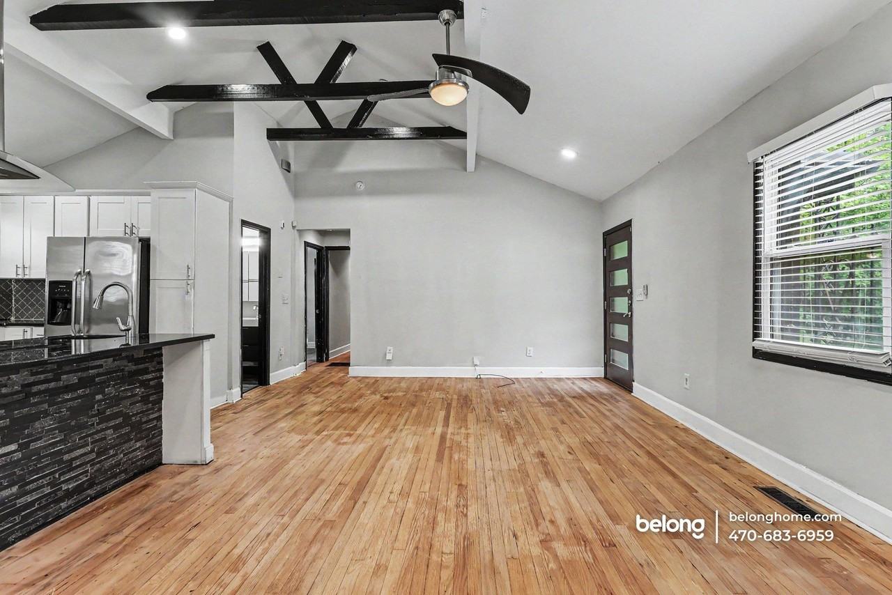 1790 Brewer Blvd Sw - Photo 5 of 20