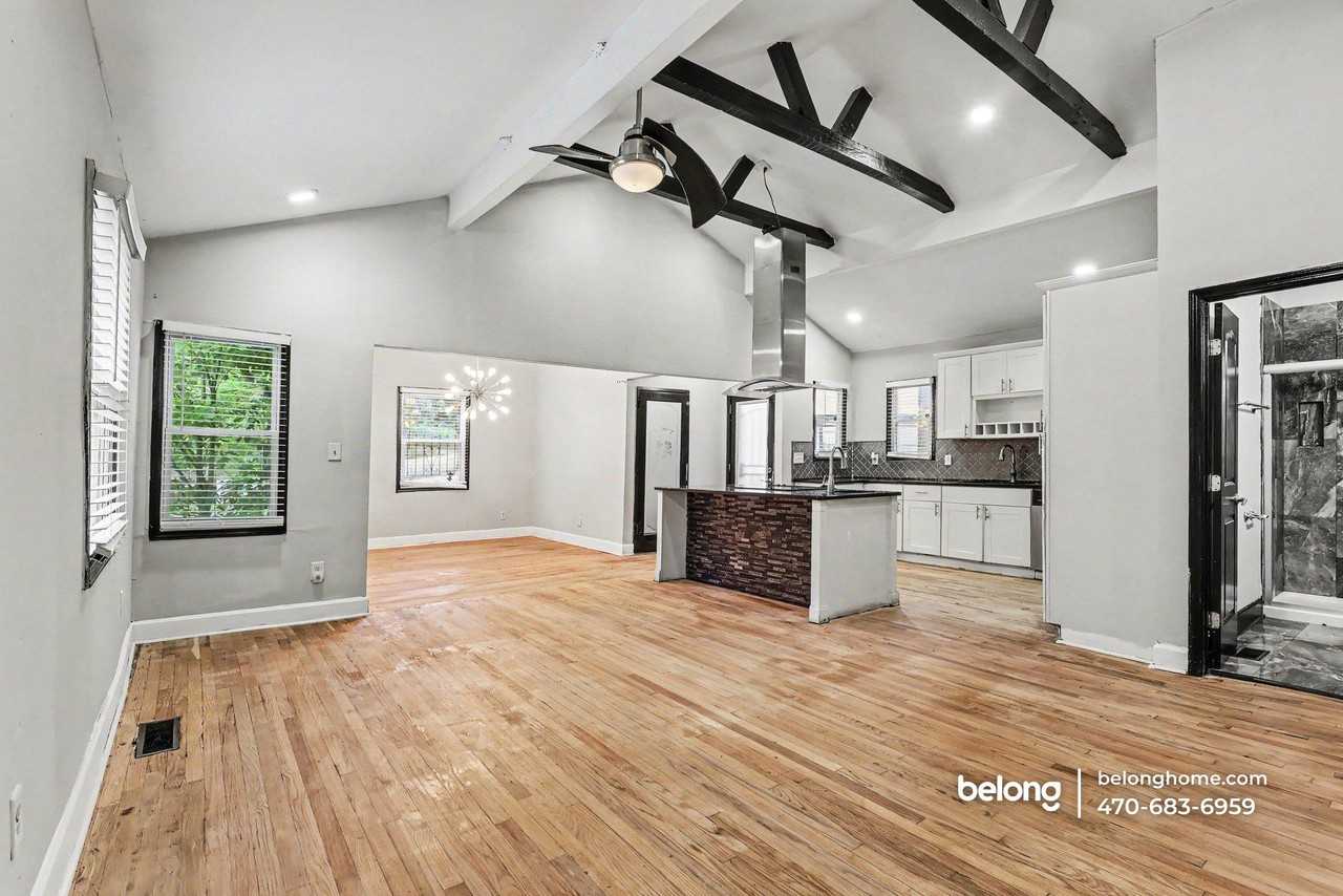 1790 Brewer Blvd Sw - Photo 6 of 20