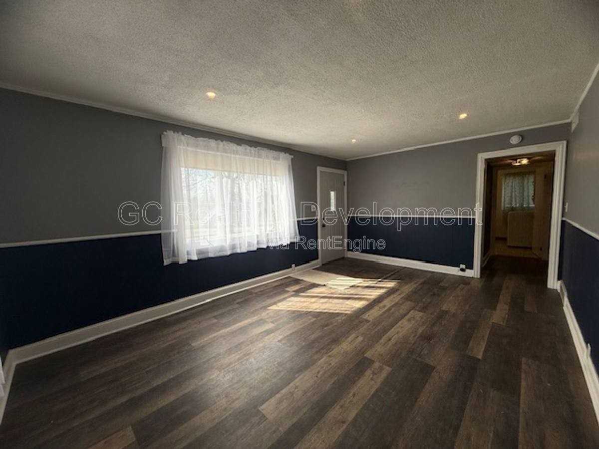 1202 Cleveland St - Photo 2 of 10