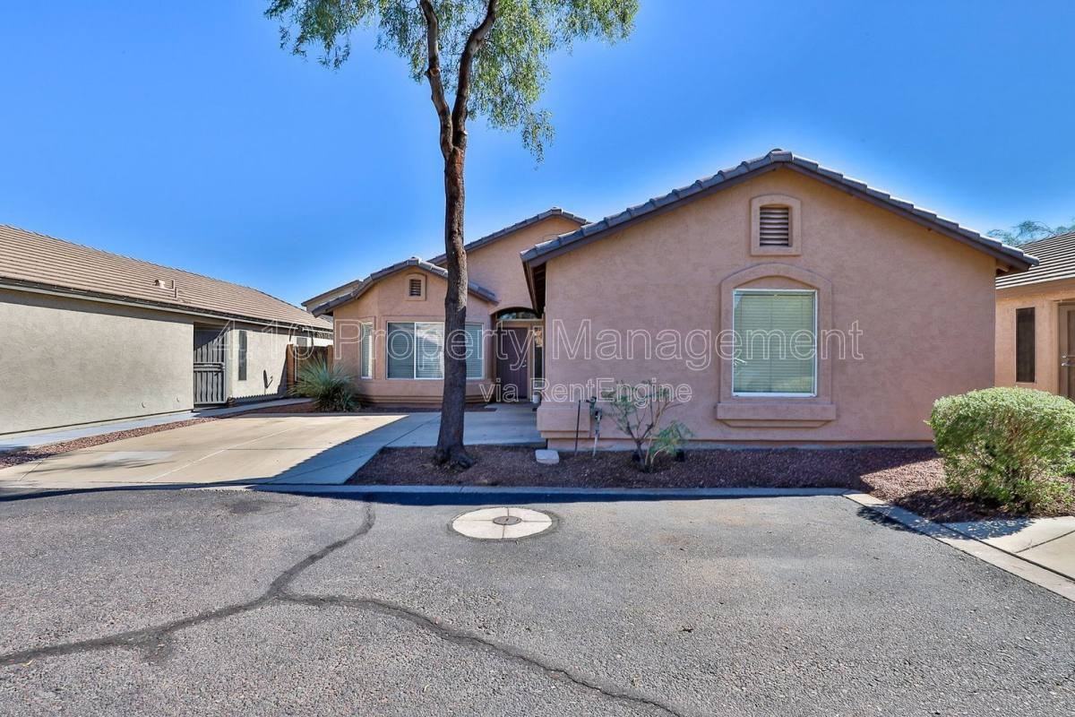 15606 N 33rd Pl - Photo 3 of 10
