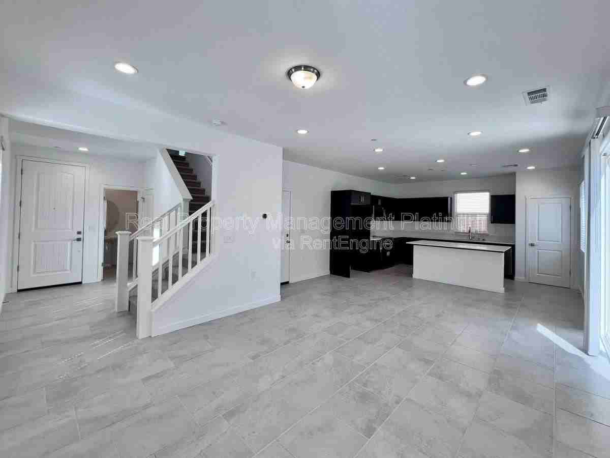 2903 E Tierra Dr - Photo 3 of 10