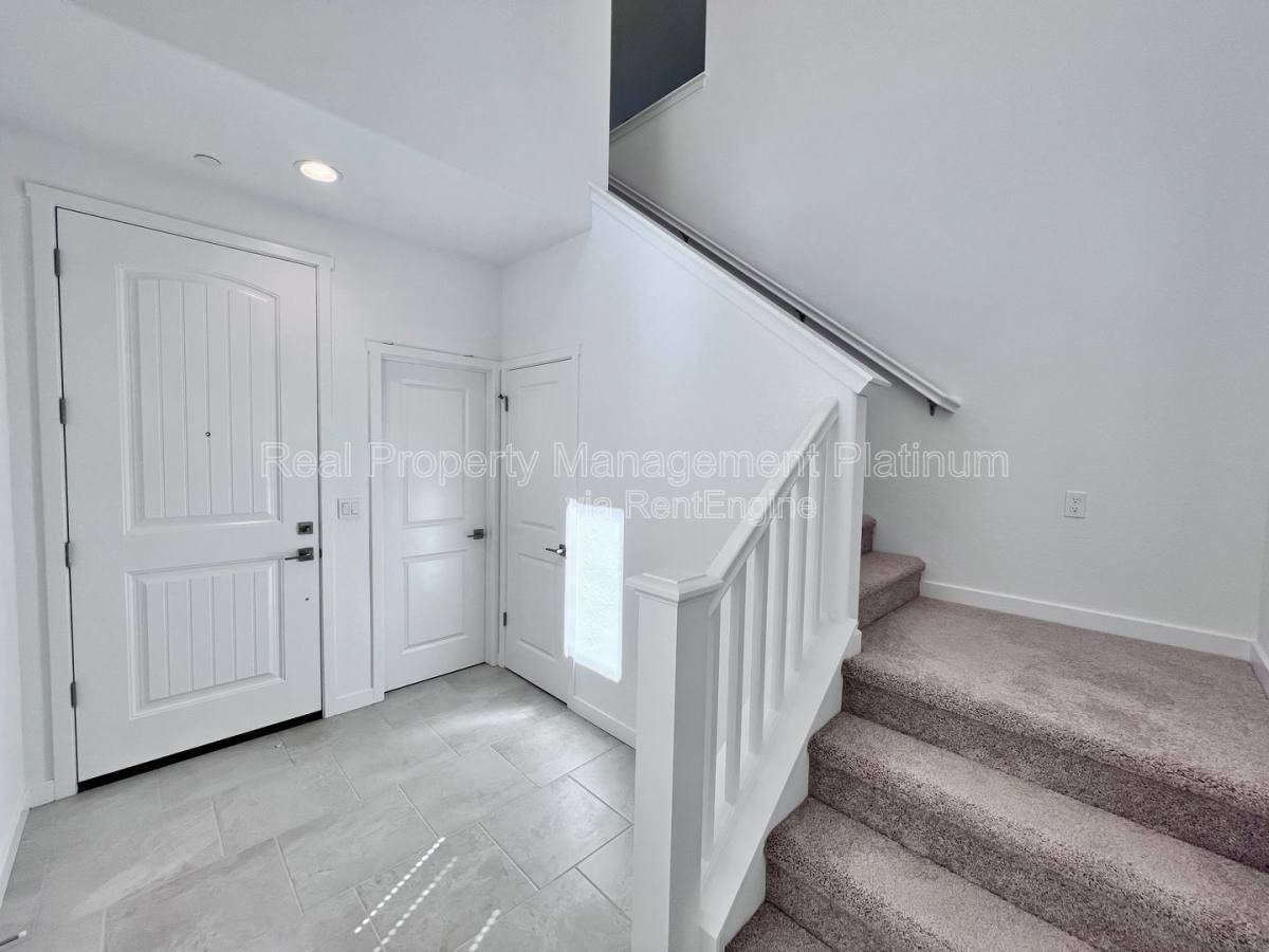 2903 E Tierra Dr - Photo 4 of 10