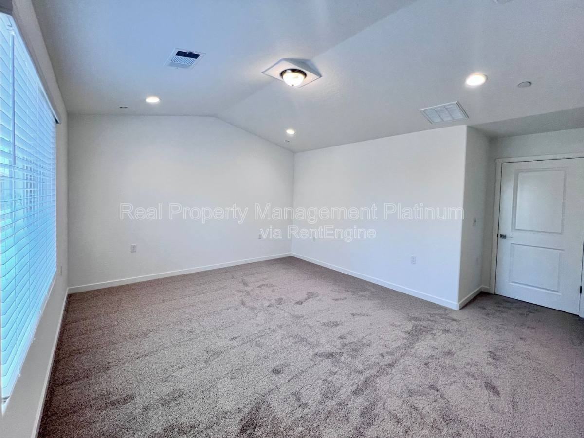 2903 E Tierra Dr - Photo 6 of 10