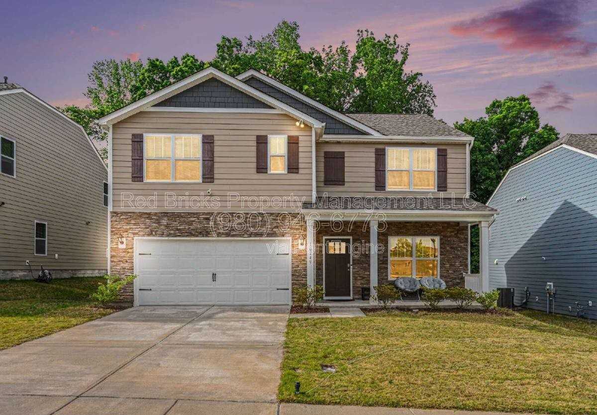10749 Adair Woods Dr - Photo 2 of 10