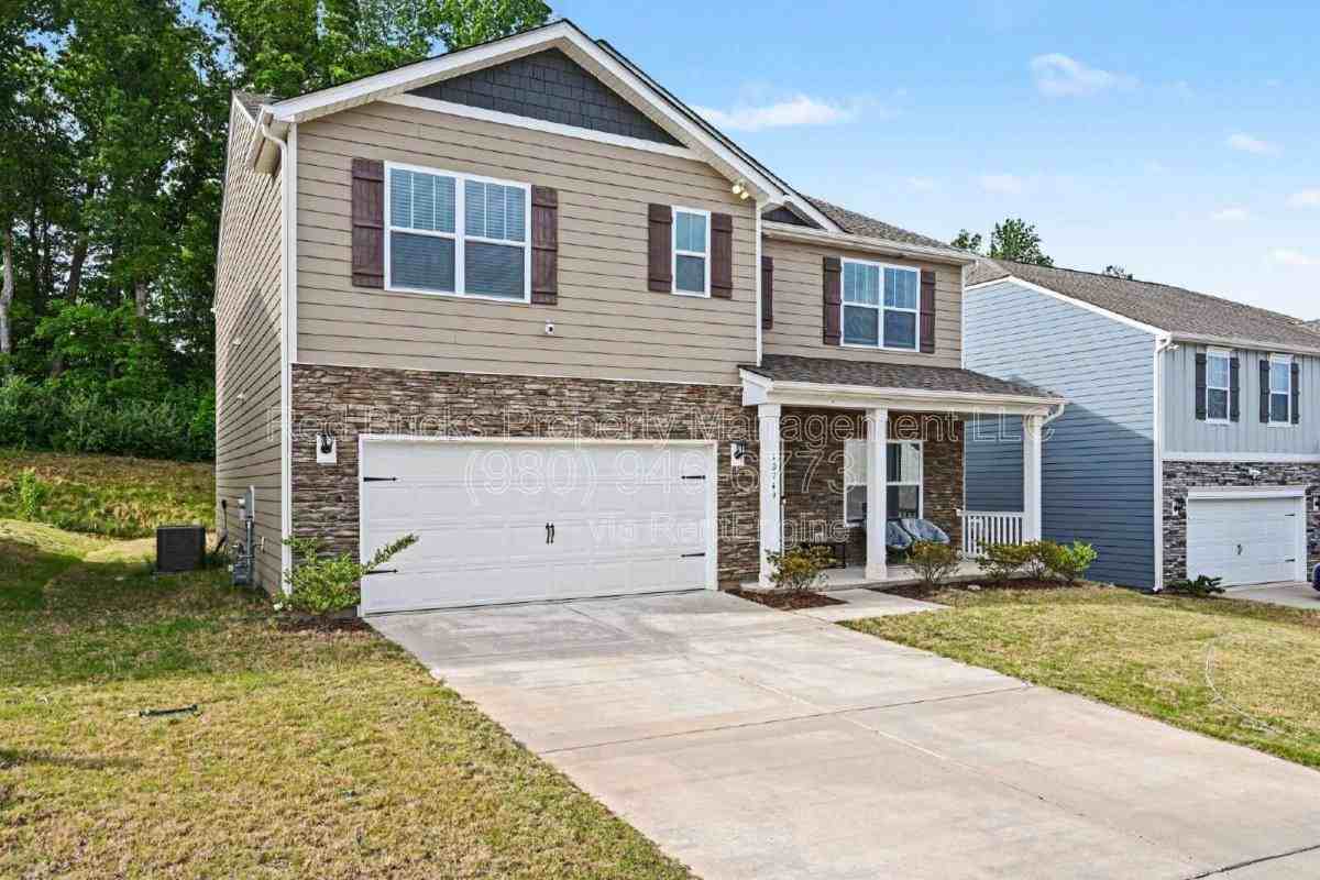 10749 Adair Woods Dr - Photo 3 of 10