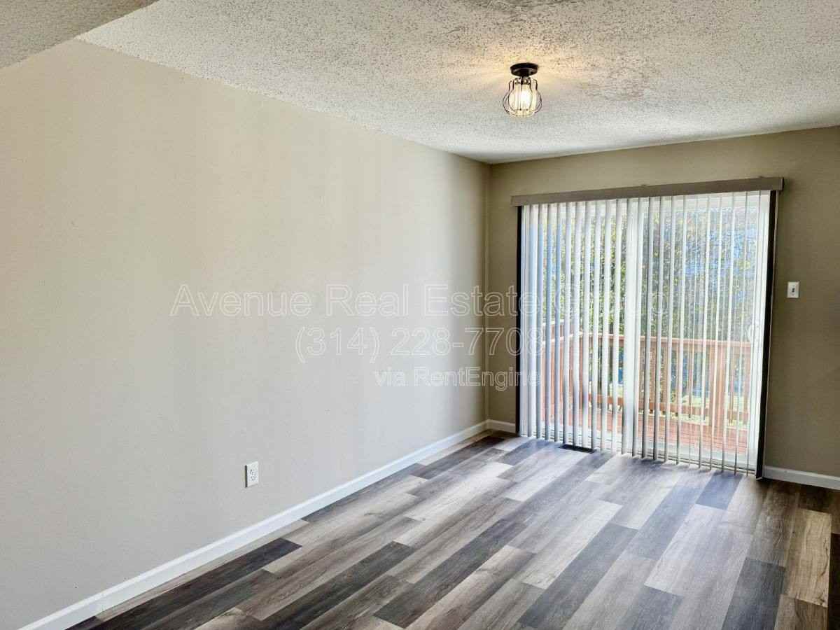 879 Delray Dr - Photo 3 of 10