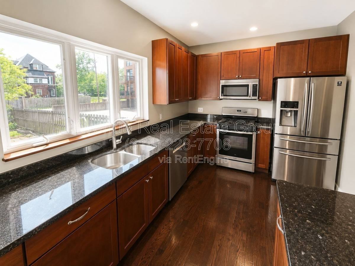 4250 Olive St - Photo 2 of 10