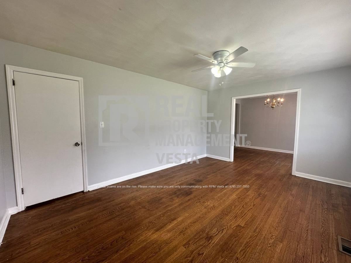 3257 Ohara Dr S - Photo 2 of 10