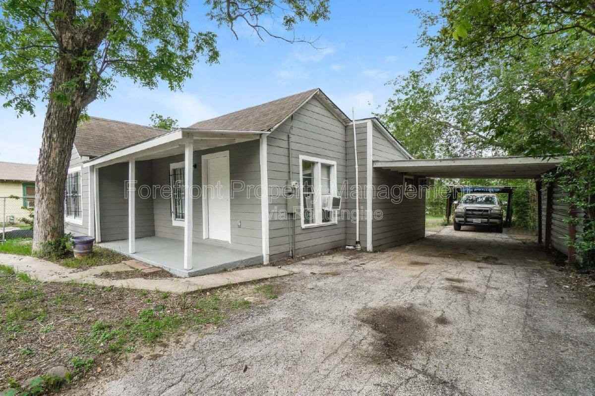 614 N Sabinas St - Photo 3 of 10