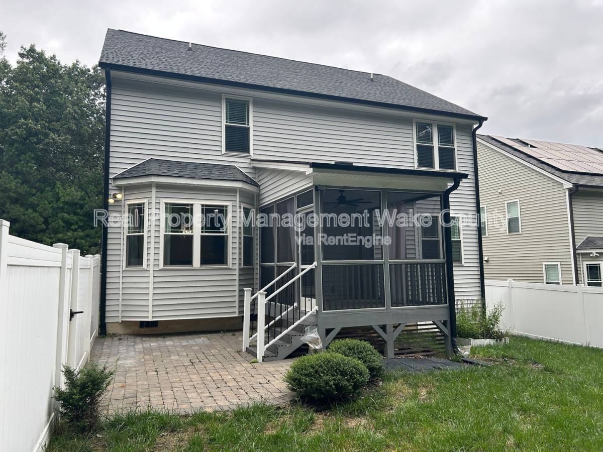 5412 Robbins Dr - Photo 2 of 10