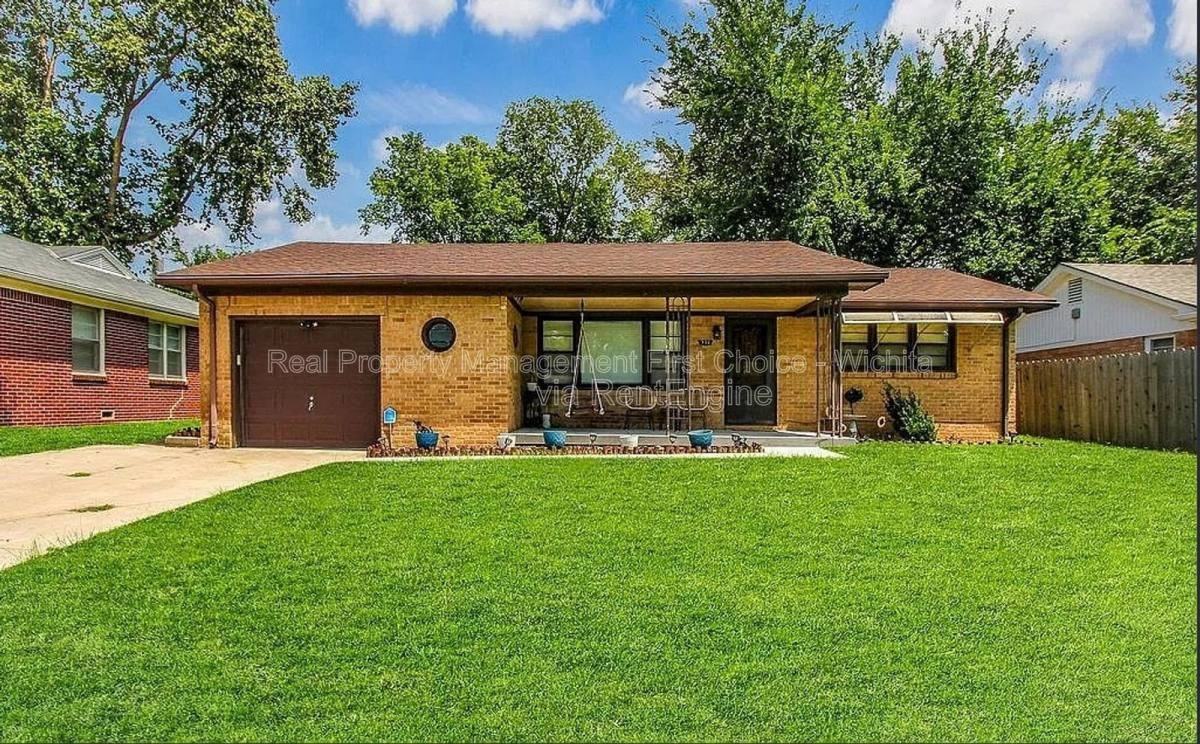 732 N El Paso Dr