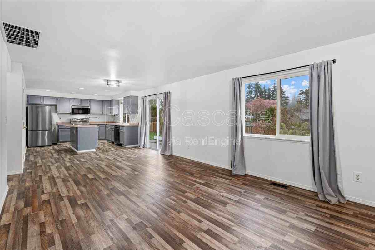 12605 225th St E - Photo 6 of 10