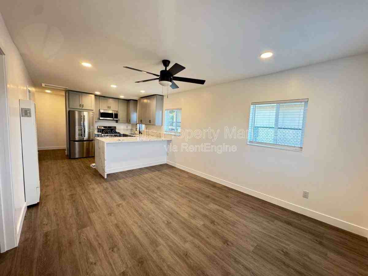 220 Southlook Ave - Photo 2 of 10