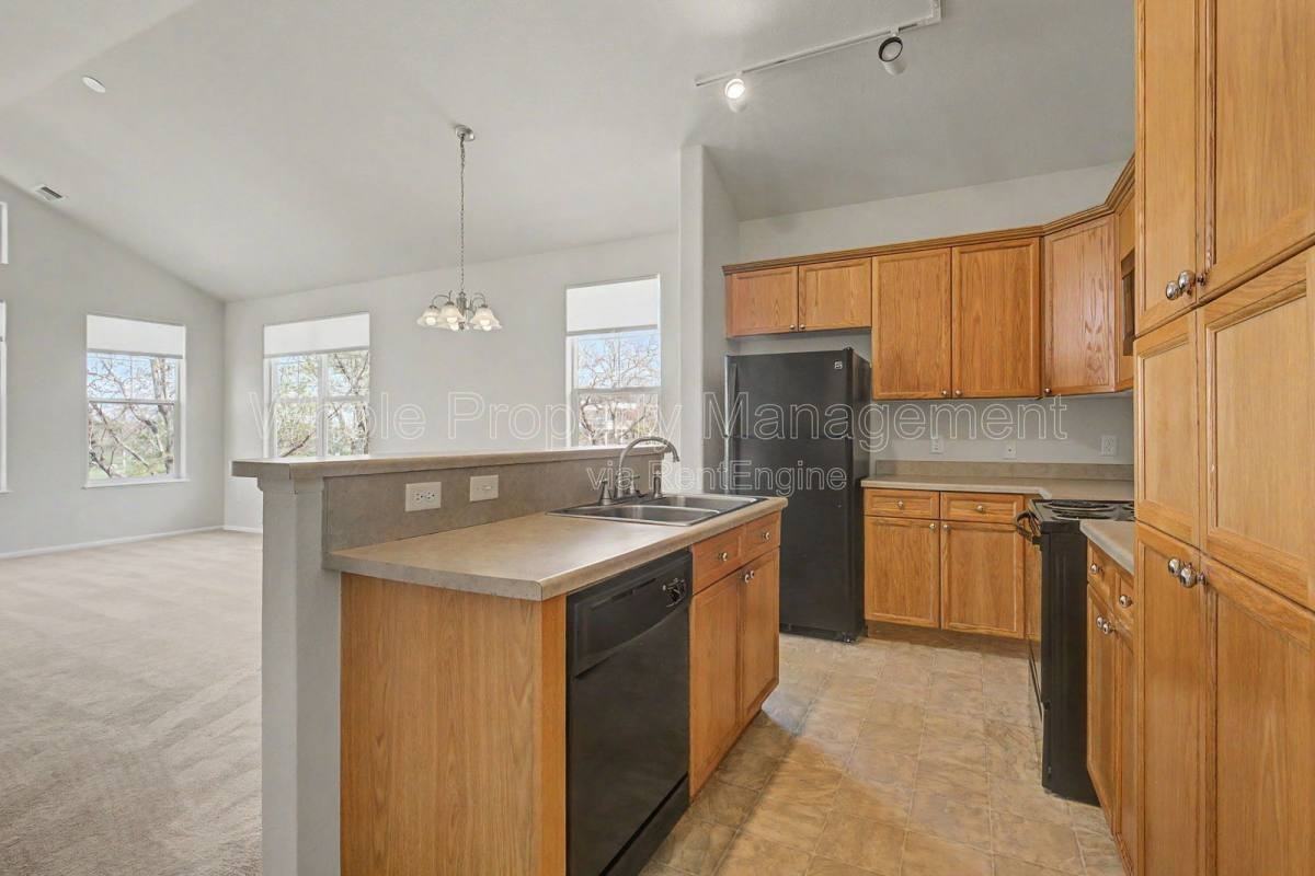 2260 S Vaughn Way #201 - Photo 6 of 10