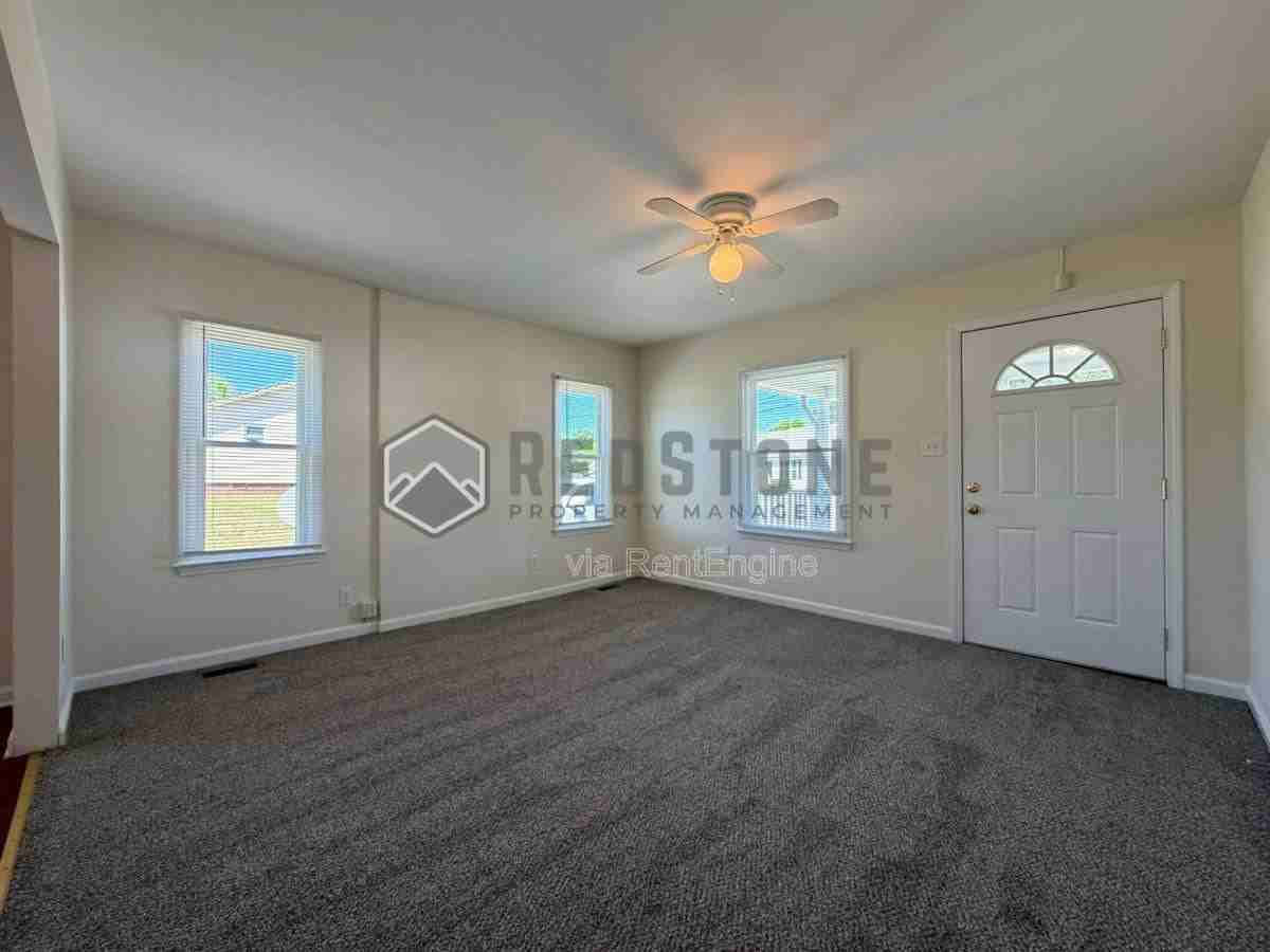 508 Richmond Ave - Photo 3 of 10