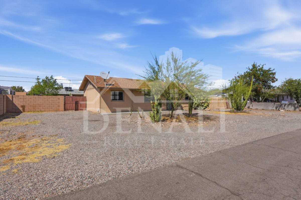 11540 E Elton Ave - Photo 3 of 10