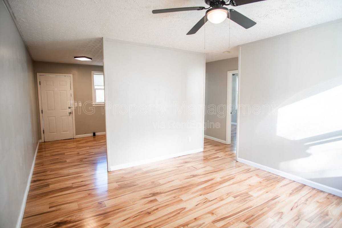 1418 Chicago Ave - Photo 3 of 10