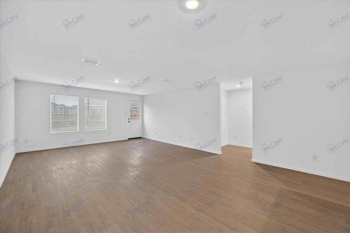 4041 Arklow St - Photo 3 of 10